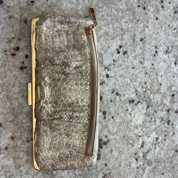 Michael Kors, Gold beige real leather clutch in snake print - Picture 5 of 7